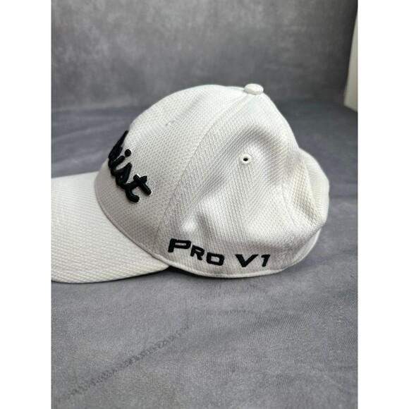 Titleist golf hat white and black small/medium - Picture 2 of 5